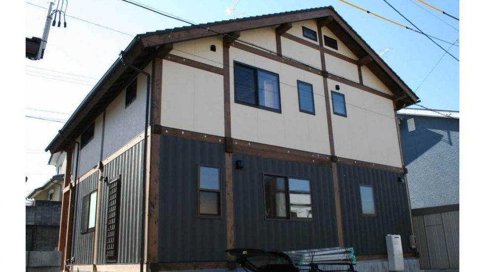 無垢材をふんだんに使った山小屋風の家 郡山市富田町 マルイホーム